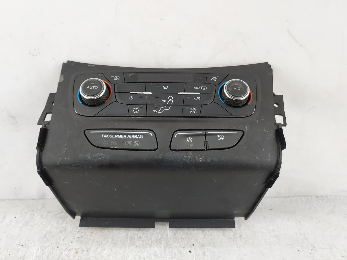 2017 Ford Escape Climate Control Module Temperature AC/Heater Replacement P/N:GJ5T-18C612-EA Fits OEM Used Auto Parts - Oemu