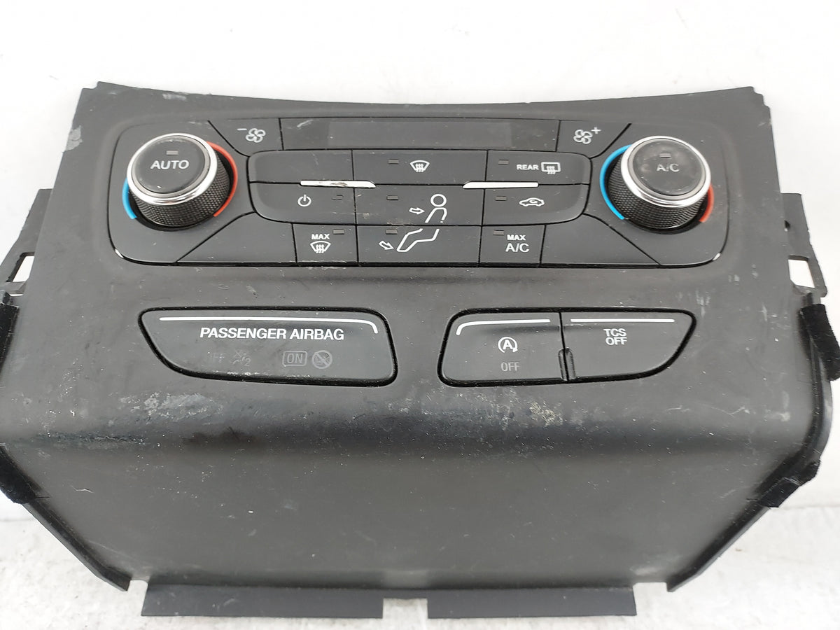 2017 Ford Escape Climate Control Module Temperature AC/Heater Replacement P/N:GJ5T-18C612-EA Fits OEM Used Auto Parts - Oemu