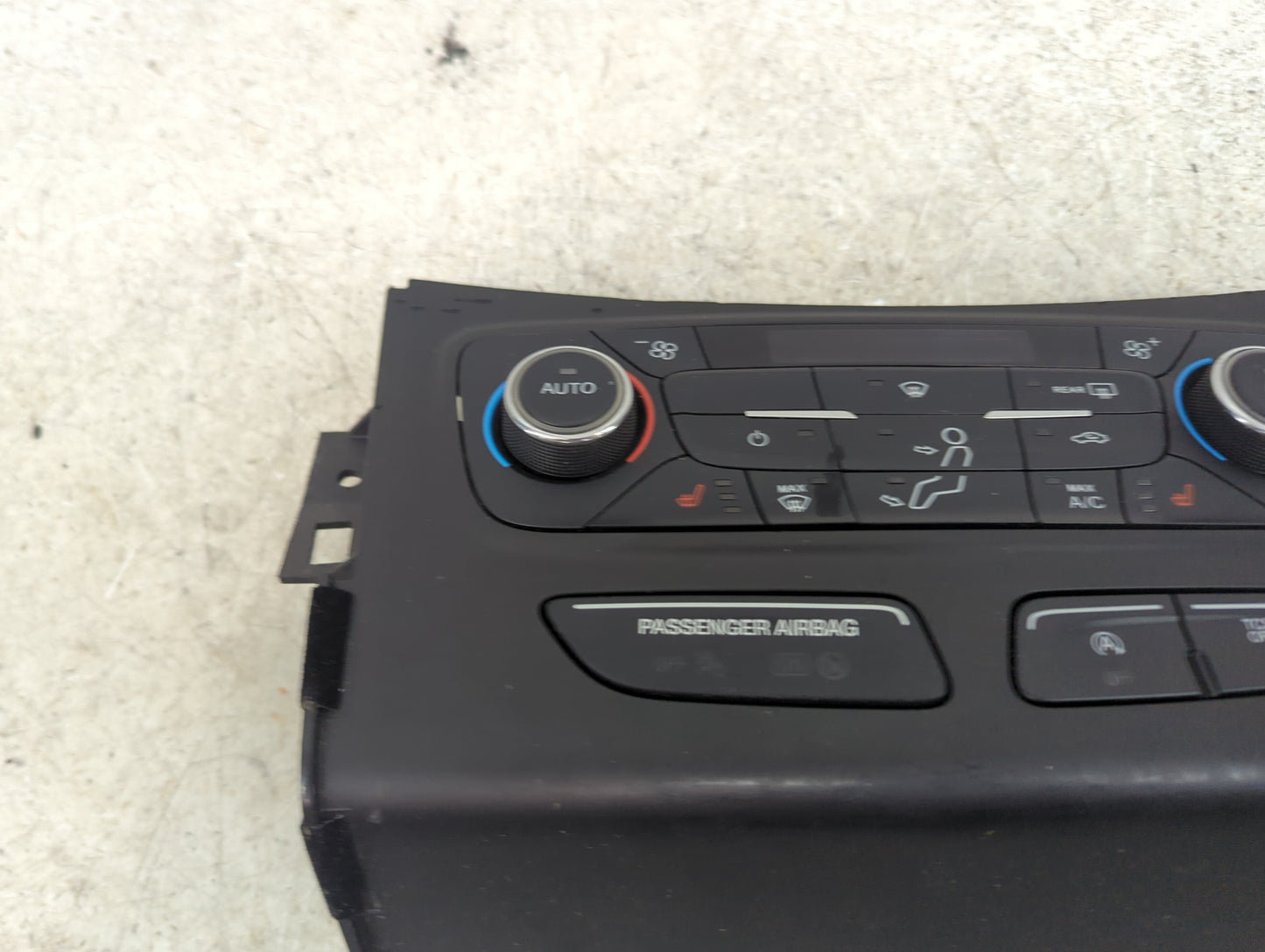 2017 Ford Escape Climate Control Module Temperature AC/Heater Replacement P/N:GJ5T-18C612-CE Fits OEM Used Auto Parts - Oemu