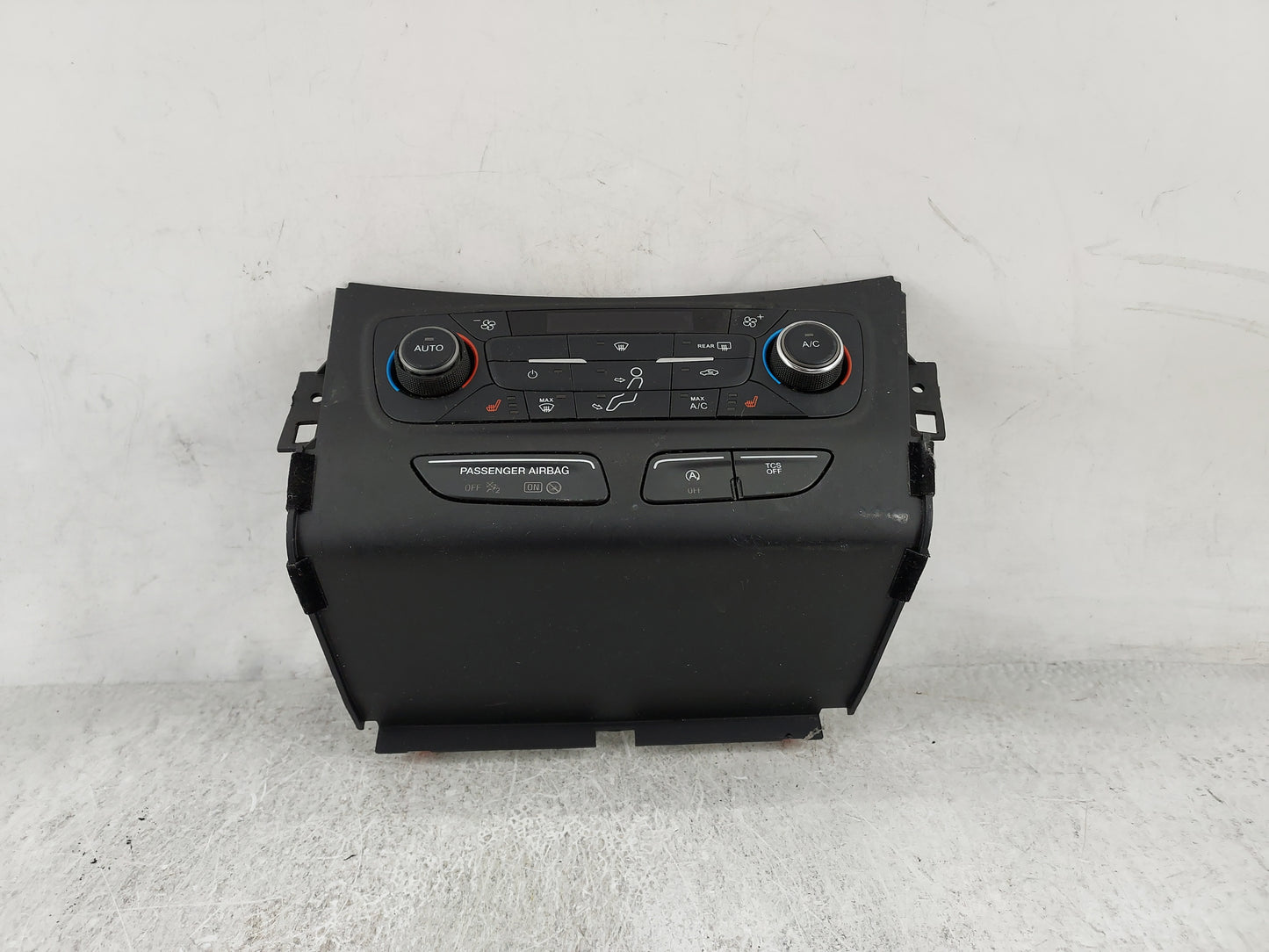2017 Ford Escape Climate Control Module Temperature AC/Heater Replacement P/N:GJ5T-18C612-CE Fits OEM Used Auto Parts - Oemu