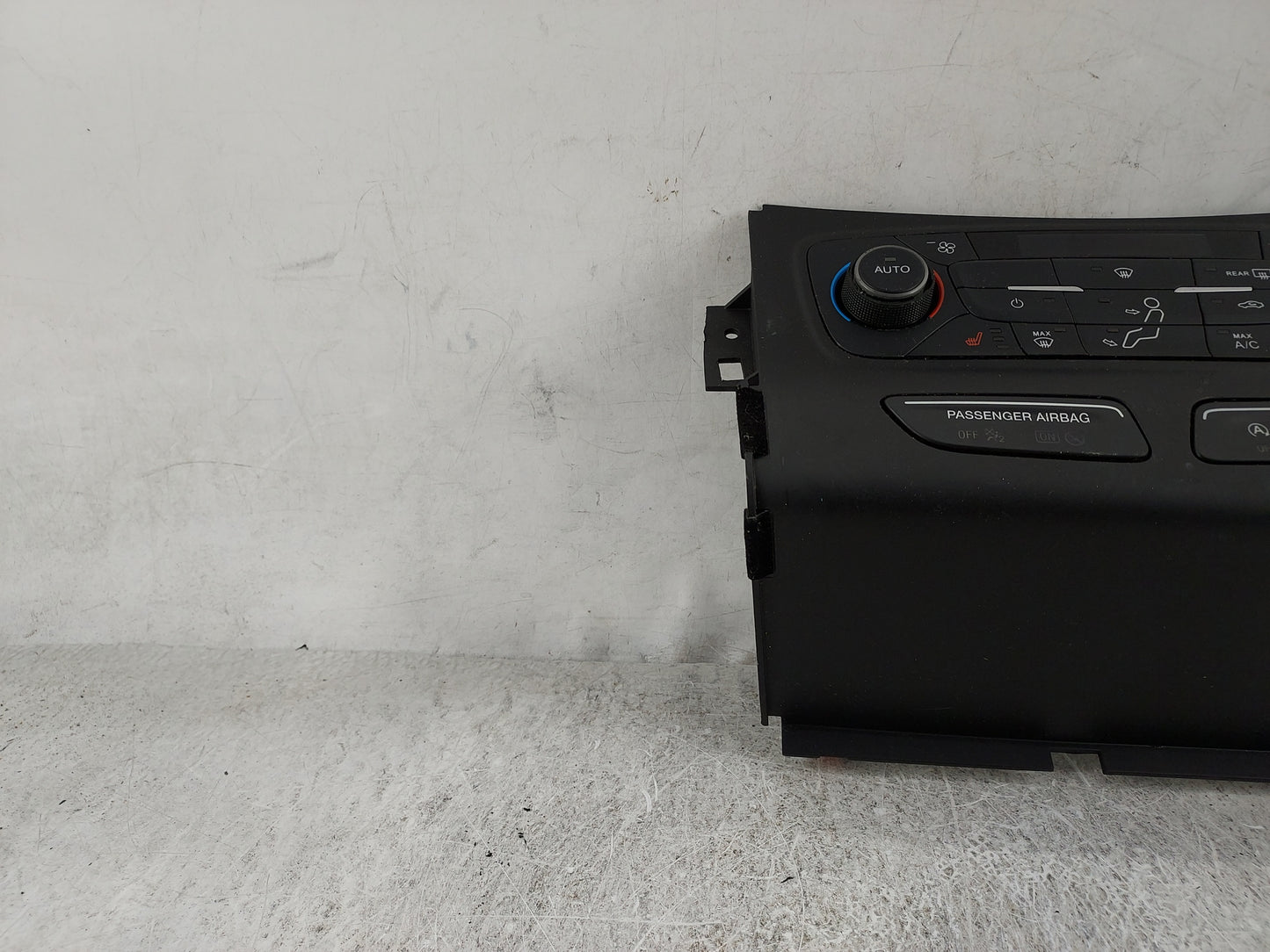 2017 Ford Escape Climate Control Module Temperature AC/Heater Replacement P/N:GJ5T-18C612-CE Fits OEM Used Auto Parts - Oemu