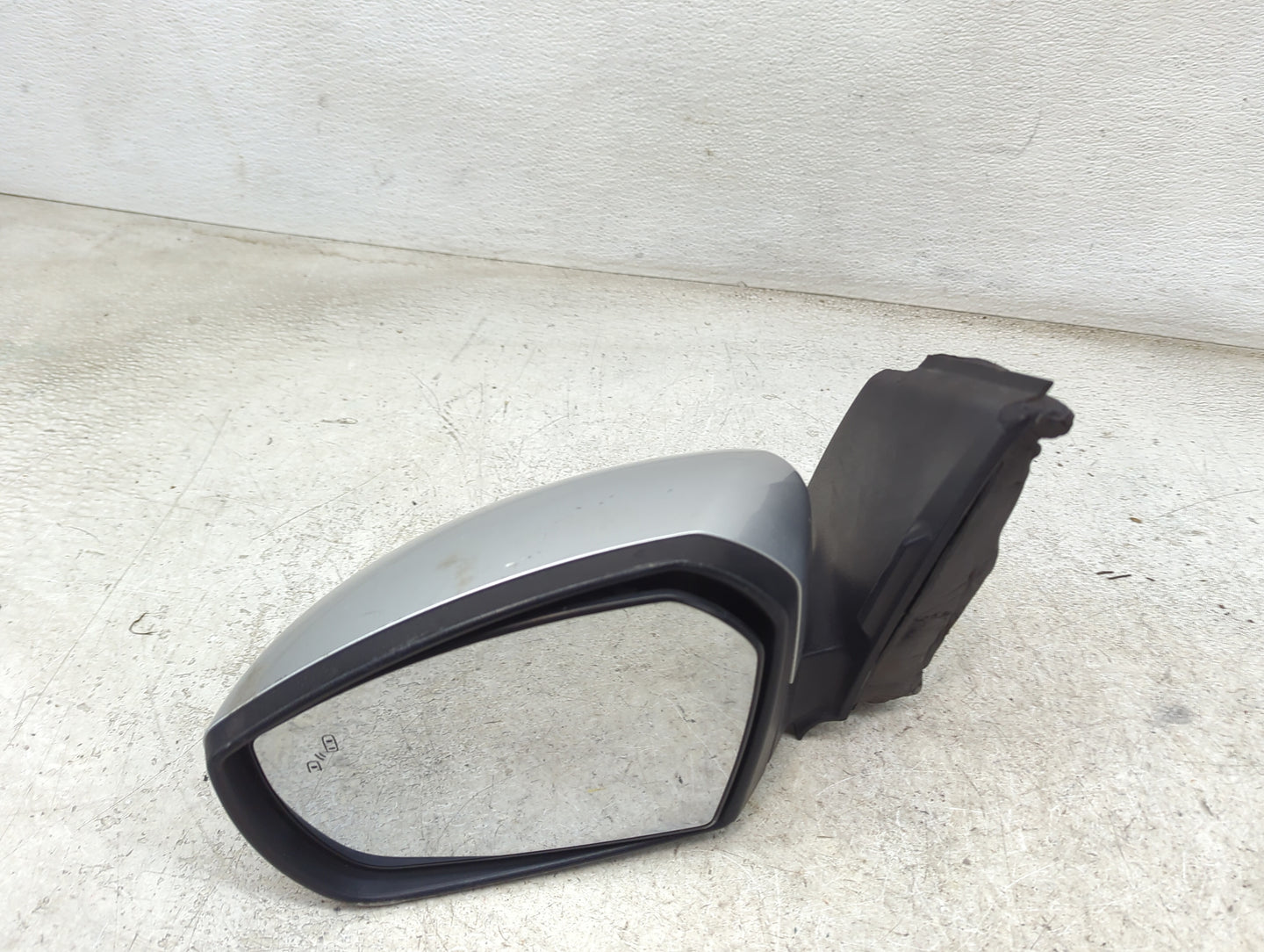 2017-2019 Ford Escape Driver Side View Mirror - Left Door Mirror OEM Used - Oemusedautoparts1.com