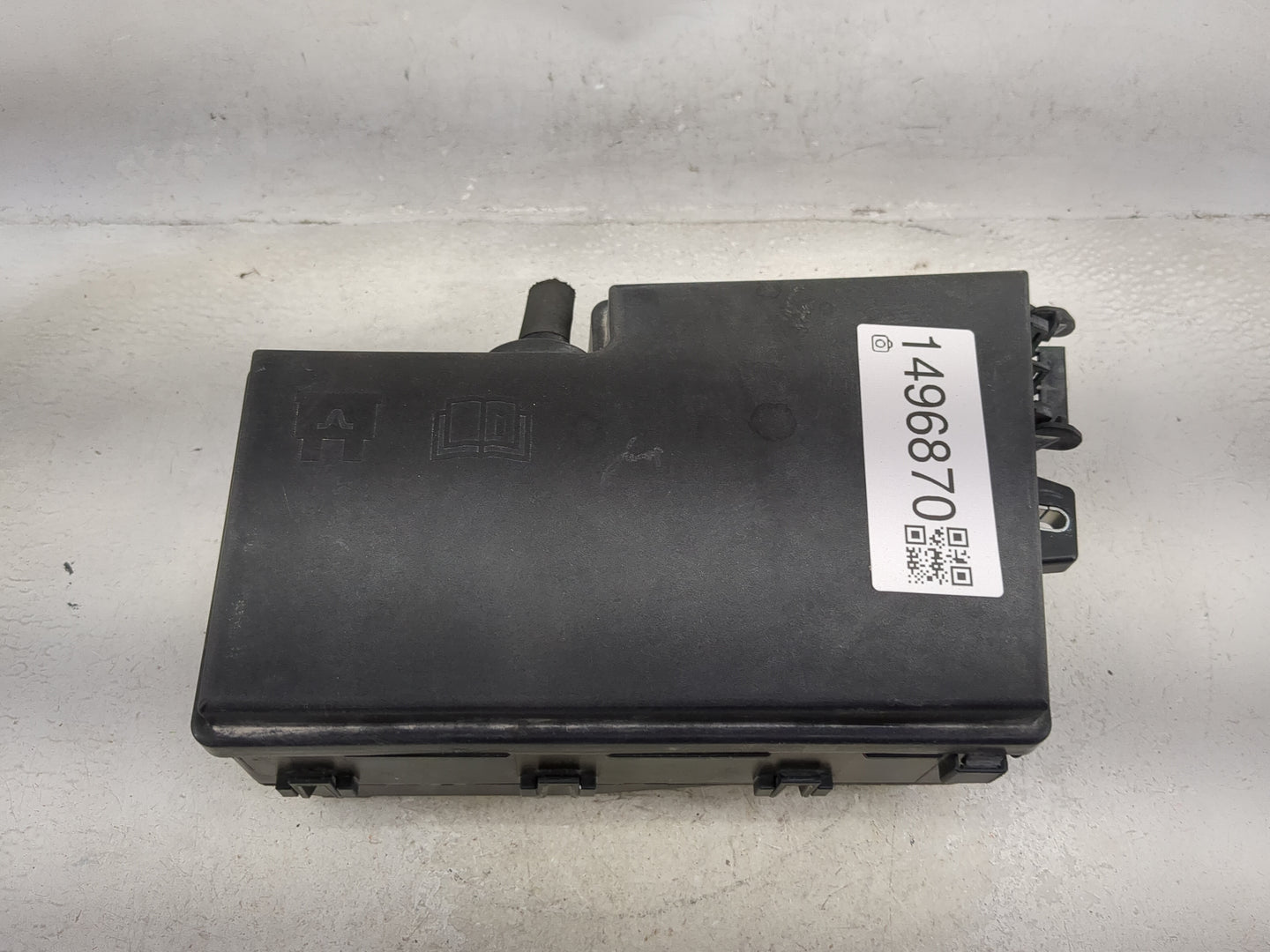 2013-2016 Ford Escape Fusebox Fuse Box Panel Relay Module P/N:AV6T-14A067-AD AV6T-14A142-AB Fits Fits 2013 2014 2015 2016 OE
