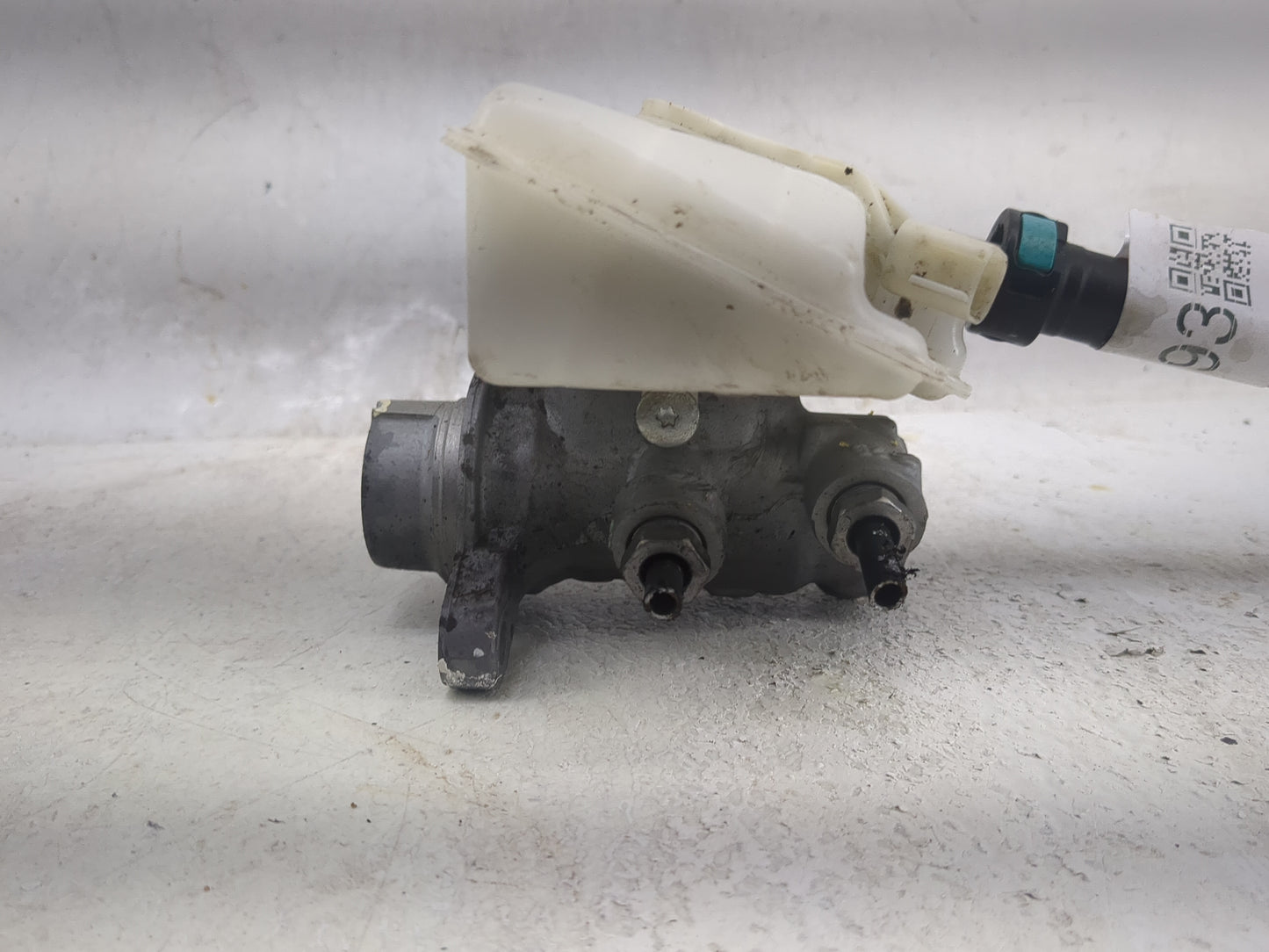 2013-2019 Ford Escape Brake Master Cylinder 1498093 - Oemusedautoparts1.com