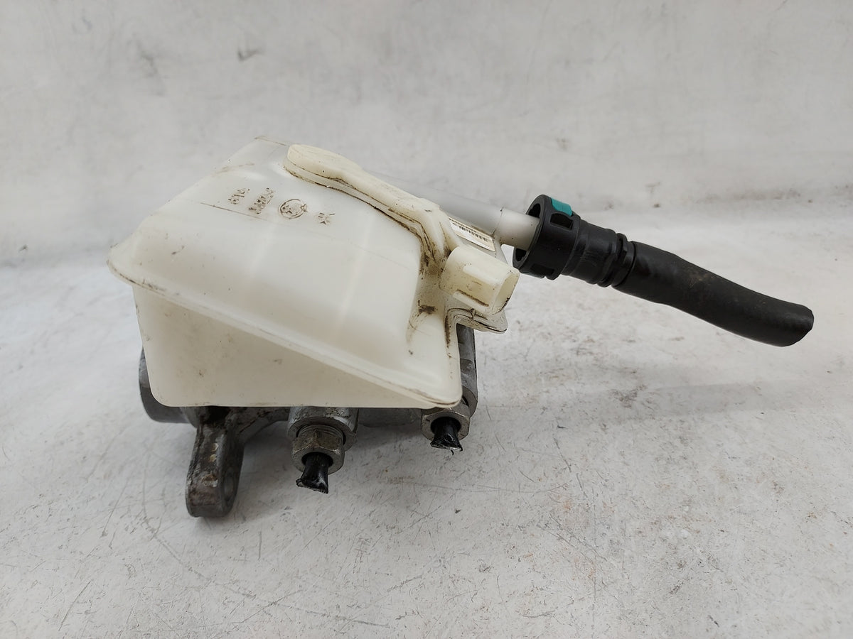 2017 Ford Escape Brake Master Cylinder - Oemusedautoparts1.com