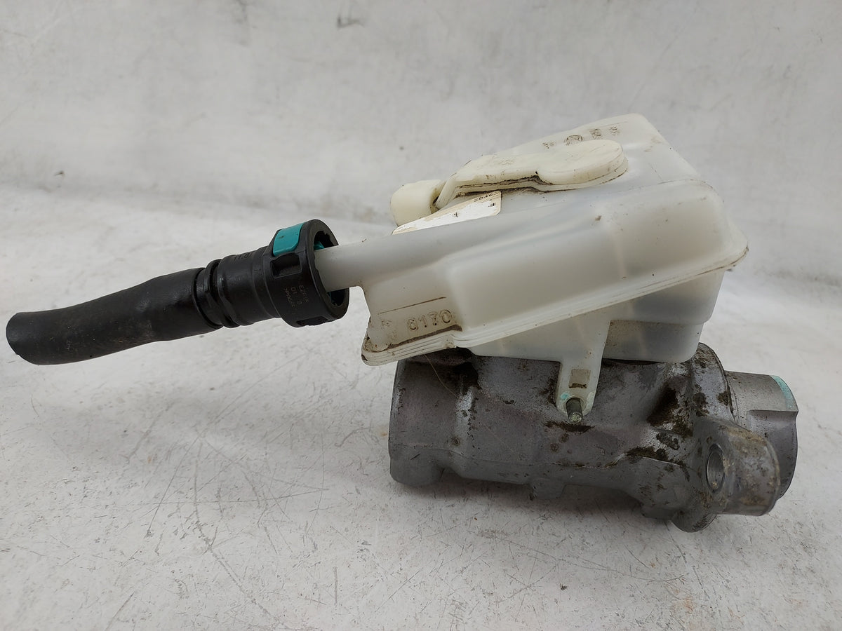 2017 Ford Escape Brake Master Cylinder - Oemusedautoparts1.com