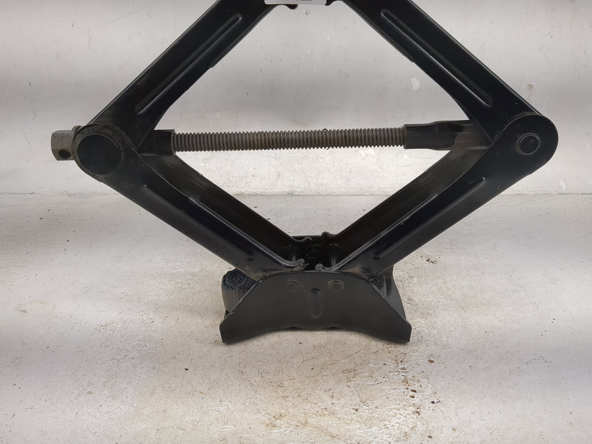 2017 Ford Escape Spare Scissor Car Jack 1512525 - Oemusedautoparts1.com