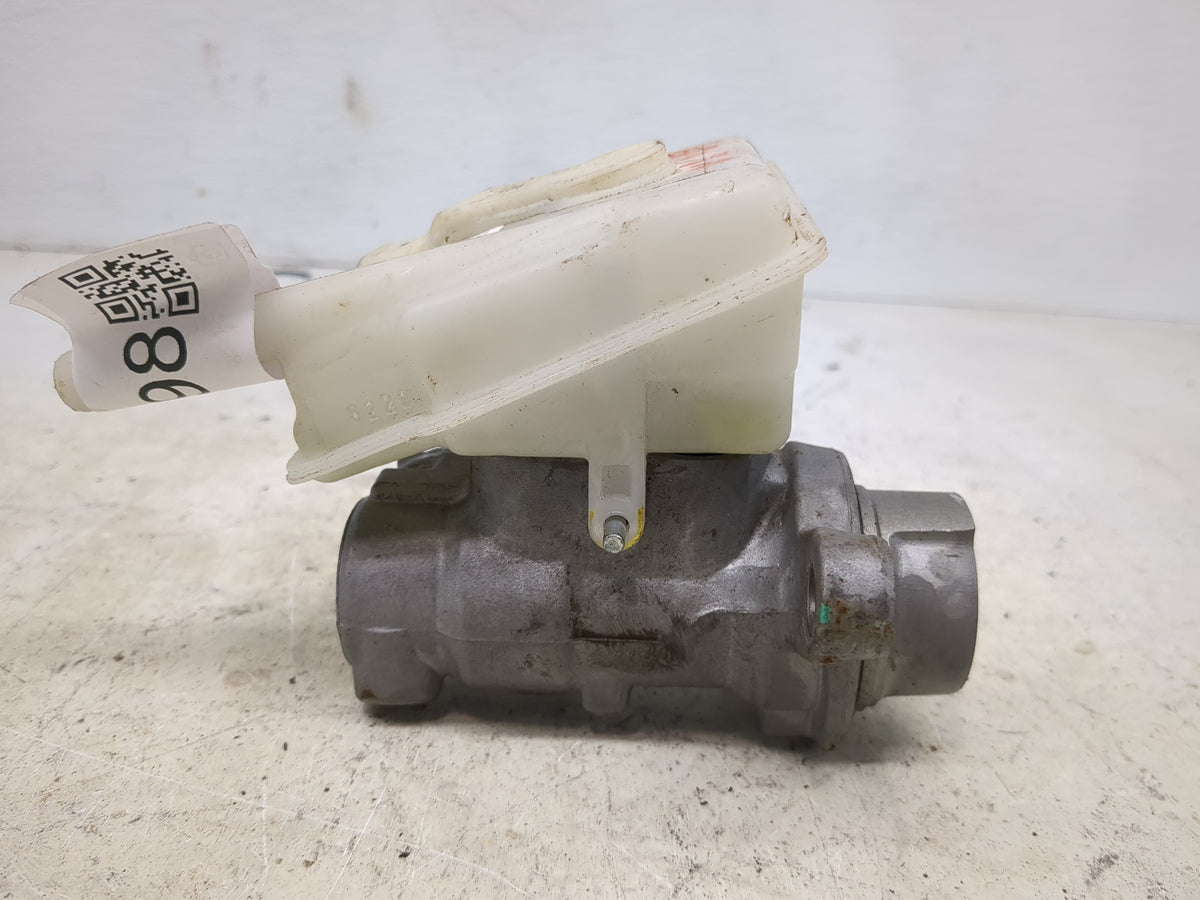 2013-2019 Ford Escape Brake Master Cylinder 1513198 - Oemusedautoparts1.com