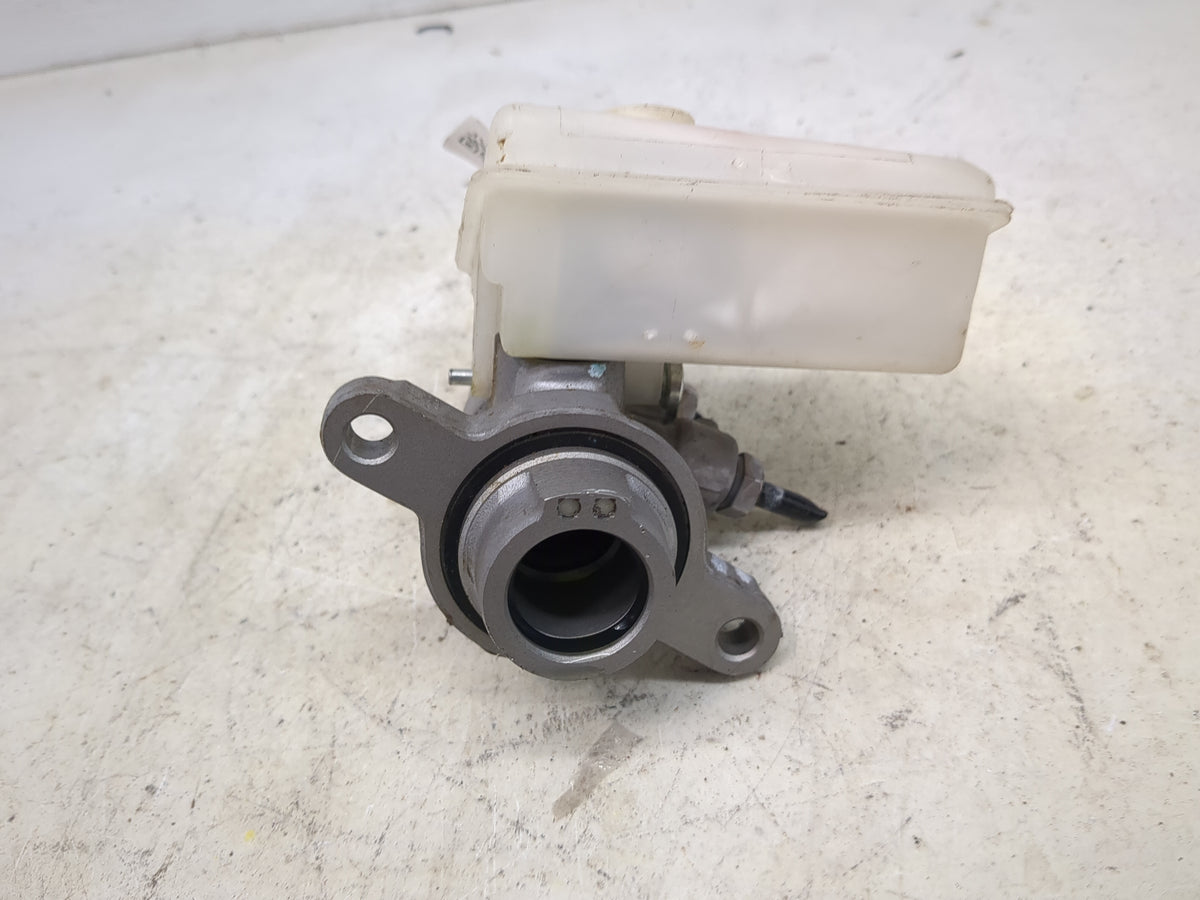 2013-2019 Ford Escape Brake Master Cylinder 1513198 - Oemusedautoparts1.com