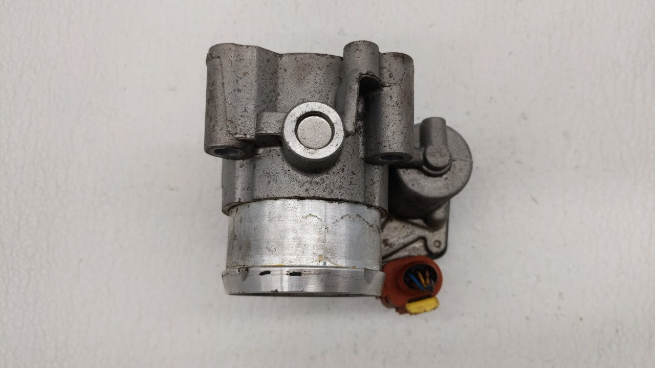 2017-2019 Ford Escape Throttle Body P/N:DS7G-9E991-BB DS7G-9F991-CA Fits Fits 2014 2015 2016 2017 2018 2019 OEM Used Auto Pa