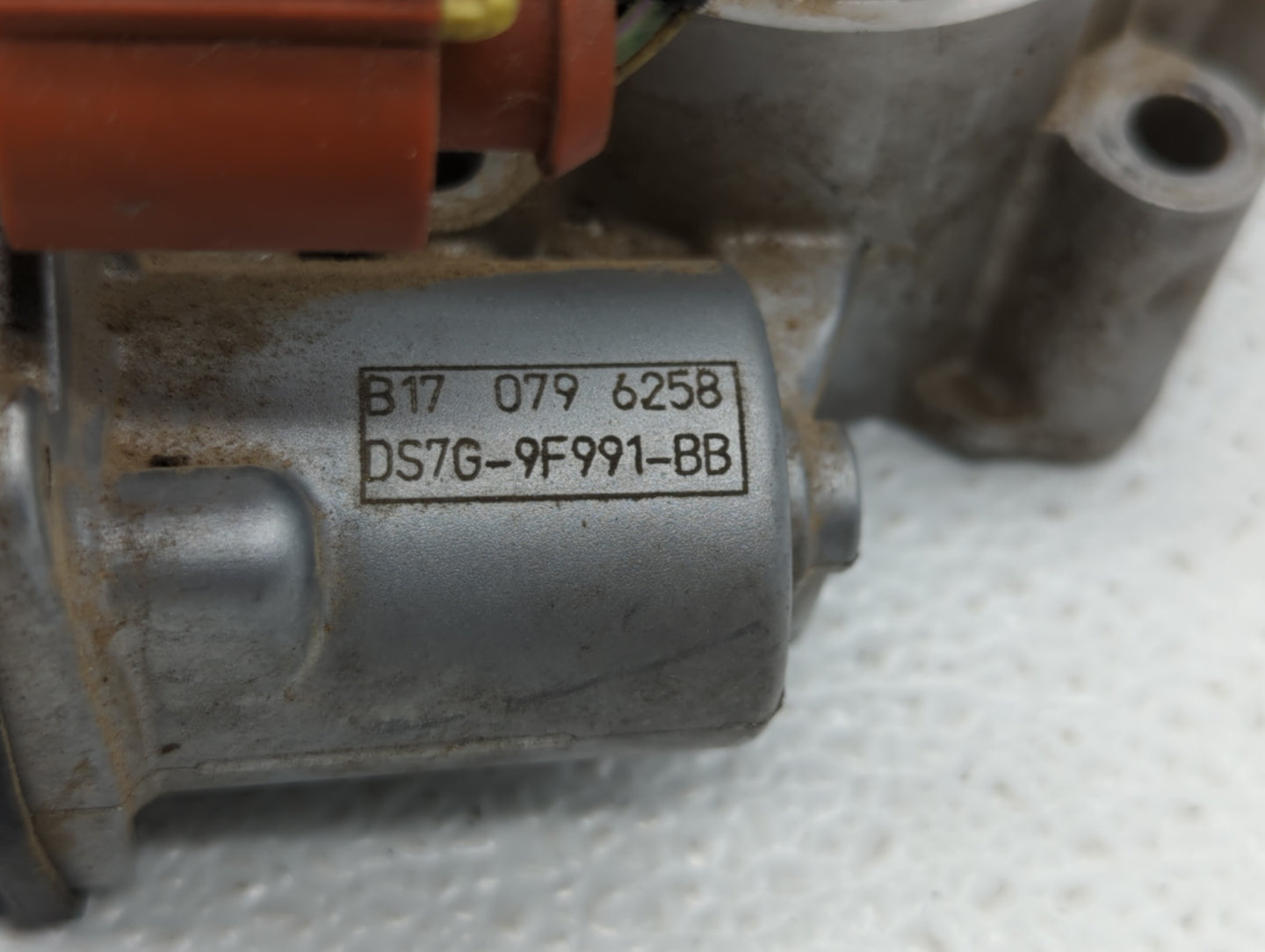 2017-2019 Ford Escape Throttle Body P/N:DS7G-9F991-BB DS7G-9E991-BB, DS7G-9F991-CA Fits Fits 2014 2015 2016 2017 2018 2019 O