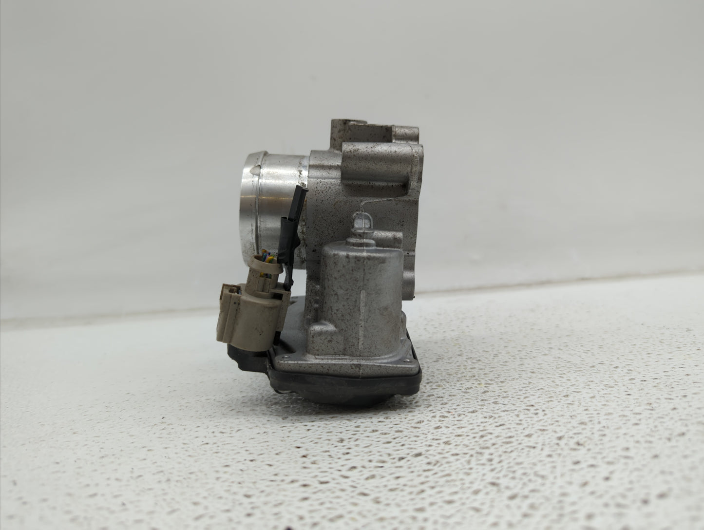 2017-2019 Ford Escape Throttle Body P/N:DS7G-9F991-BB DS7G-9E991-BB, DS7G-9F991-CA Fits Fits 2014 2015 2016 2017 2018 2019 O