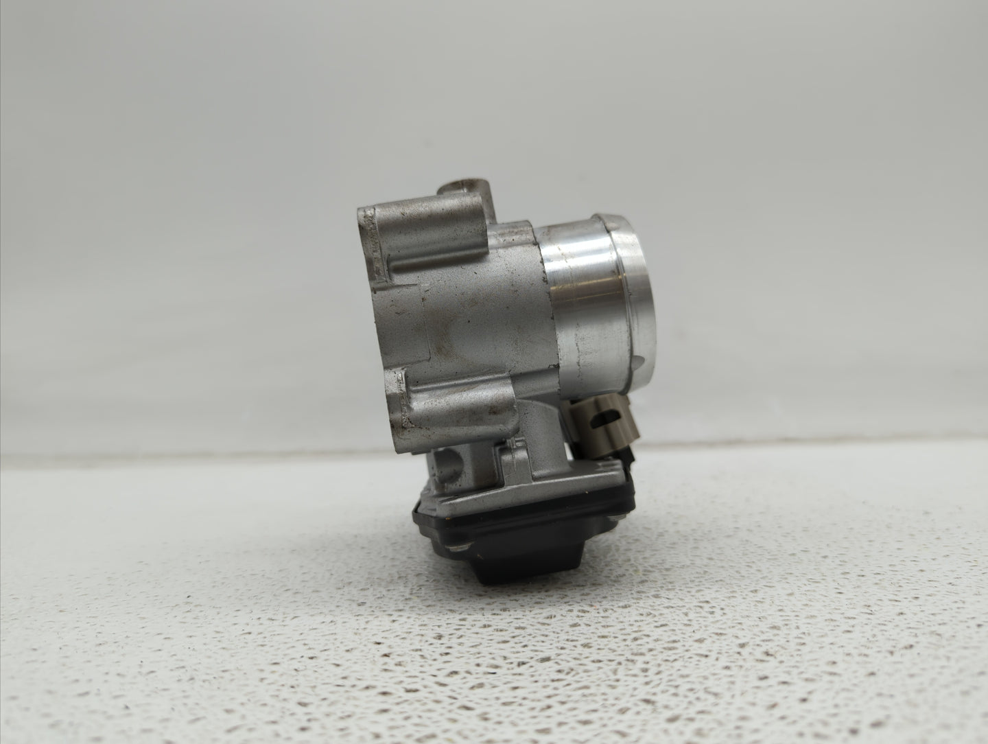 2017-2019 Ford Escape Throttle Body P/N:DS7G-9F991-BB DS7G-9E991-BB, DS7G-9F991-CA Fits Fits 2014 2015 2016 2017 2018 2019 O