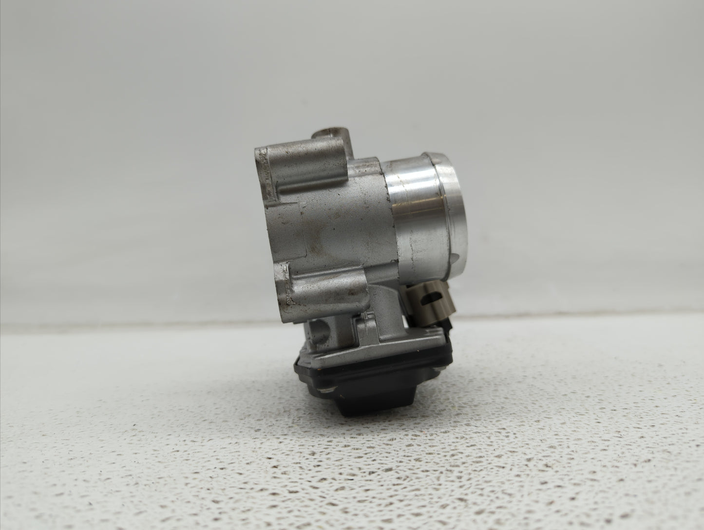 2017-2019 Ford Escape Throttle Body P/N:DS7G-9F991-BB DS7G-9E991-BB, DS7G-9F991-CA Fits Fits 2014 2015 2016 2017 2018 2019 O