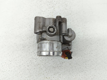 2017-2019 Ford Escape Throttle Body P/N:DS7G-9F991-BB DS7G-9E991-BB, DS7G-9F991-CA Fits Fits 2014 2015 2016 2017 2018 2019 OEM Used Auto Parts