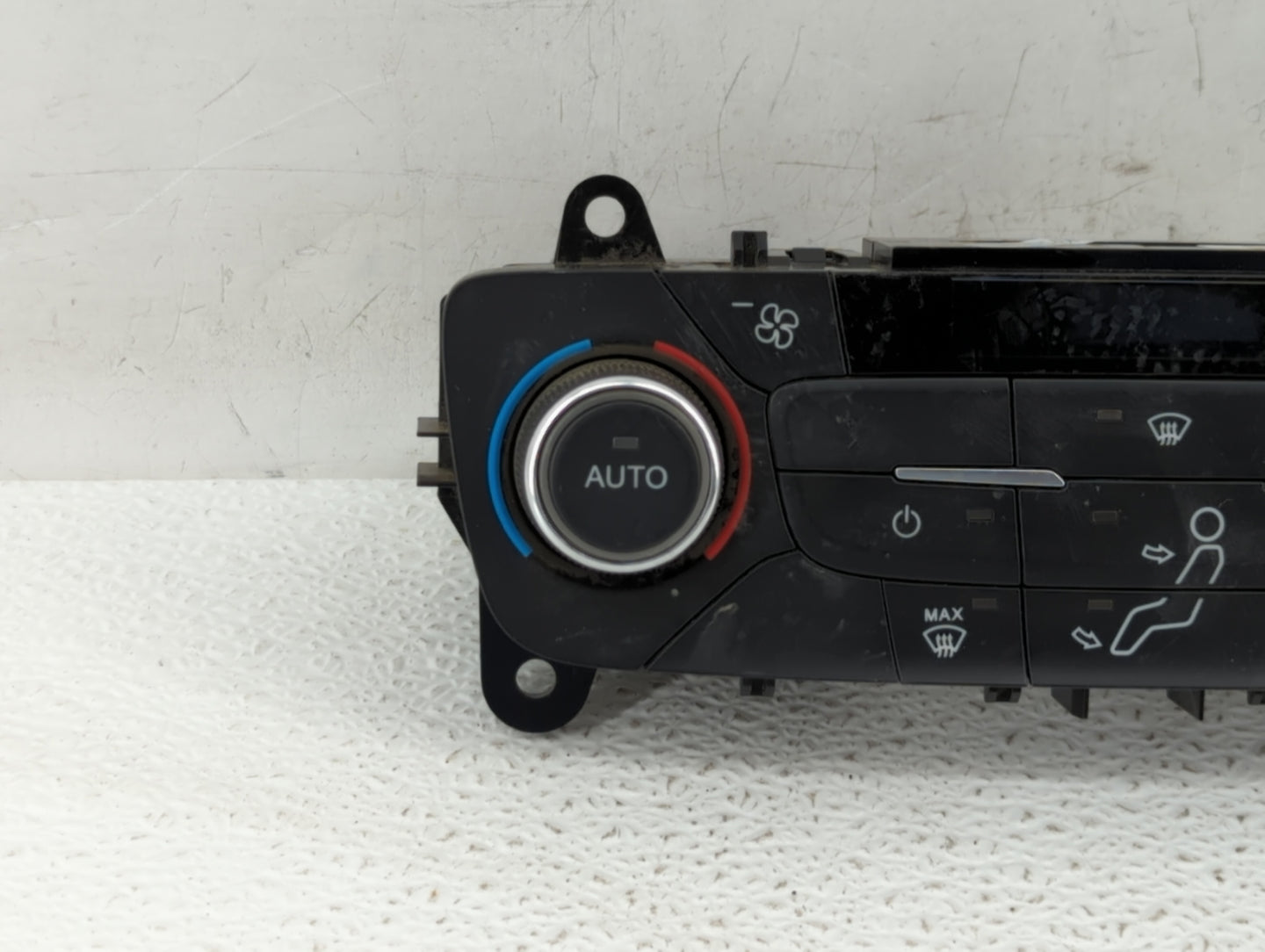 2017 Ford Escape Climate Control Module Temperature AC/Heater Replacement P/N:GJ5T-18C612-EA GJ5T-18C612-FA Fits OEM Used Au