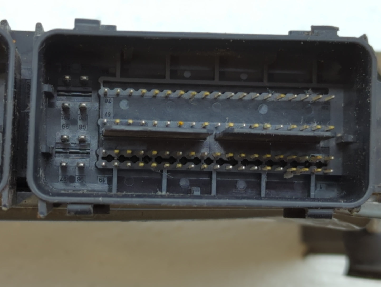 2017-2019 Ford Escape PCM Engine Control Computer ECU ECM PCU OEM P/N:HJ5A-12A650-MA Fits Fits 2017 2018 2019 OEM Used Auto 