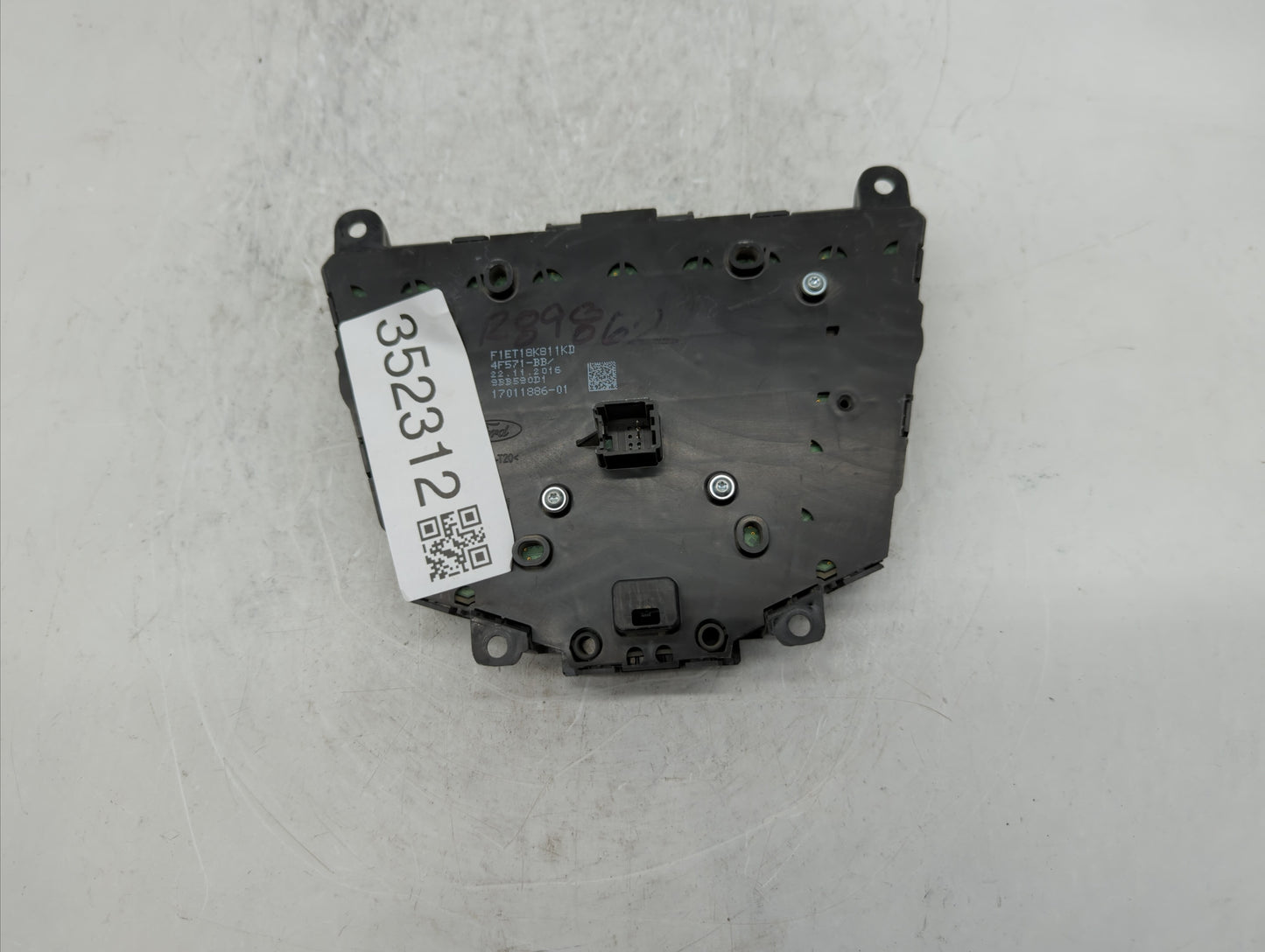2017-2019 Ford Escape Am Fm Cd Player Radio Receiver - Oemusedautoparts1.com