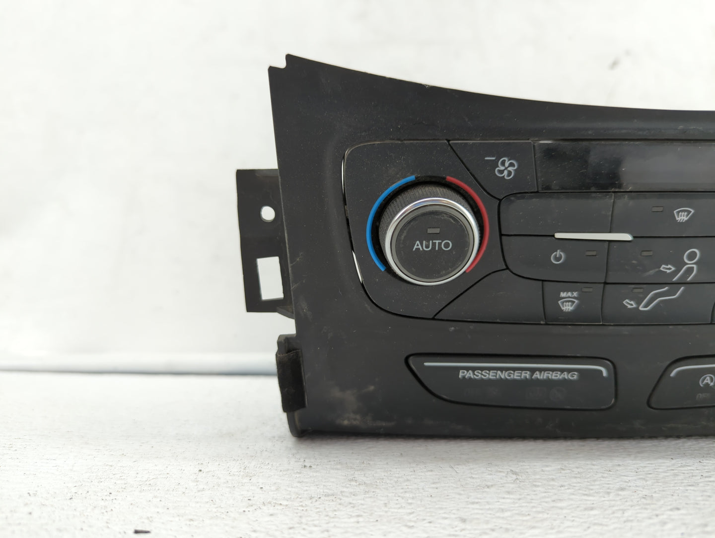 2017 Ford Escape Climate Control Module Temperature AC/Heater Replacement P/N:GJ5T-18C612-EA Fits OEM Used Auto Parts - Oemu