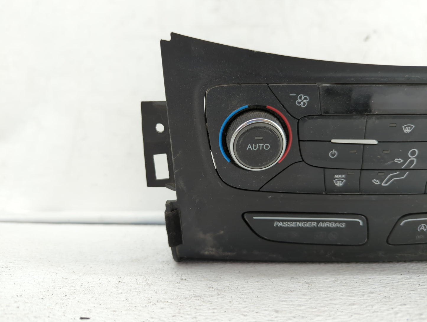 2017 Ford Escape Climate Control Module Temperature AC/Heater Replacement P/N:GJ5T-18C612-EA Fits OEM Used Auto Parts - Oemu