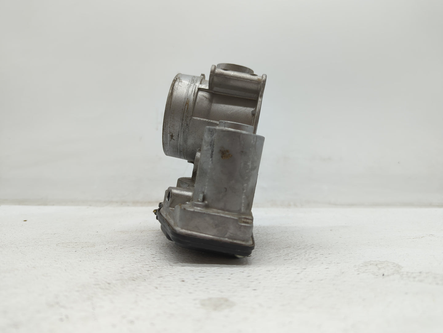 2013-2019 Ford Escape Throttle Body P/N:DS7E-9F991-AK DS7E-9F991-AD Fits Fits 2013 2014 2015 2016 2017 2018 2019 2020 OEM Us