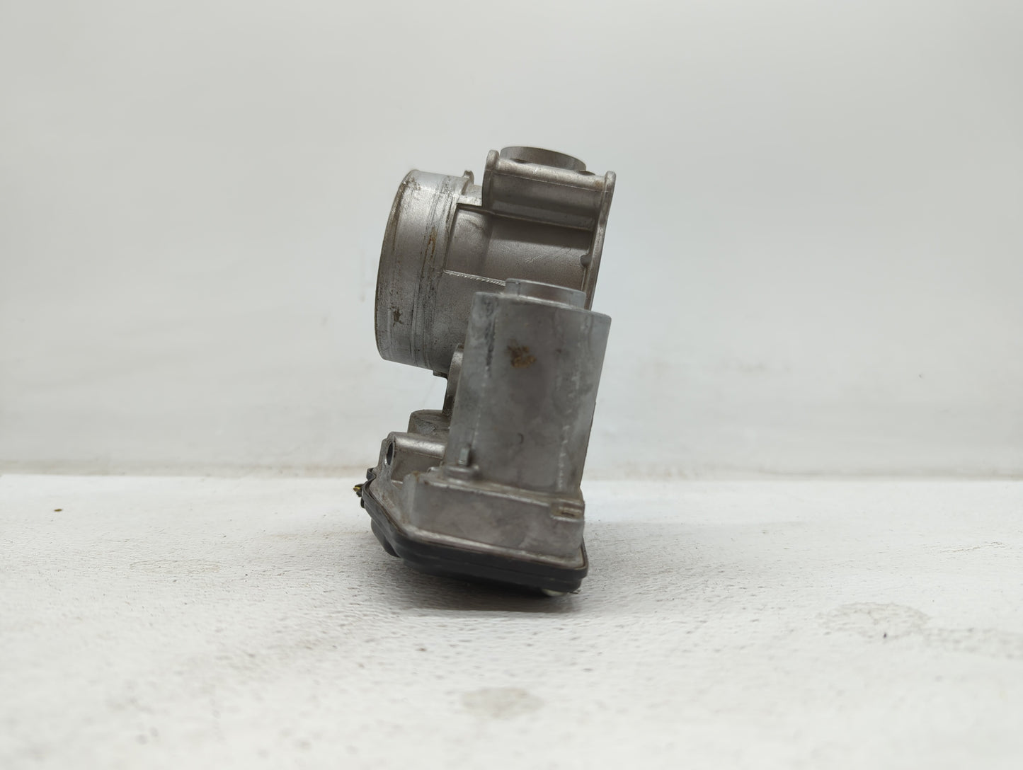 2013-2019 Ford Escape Throttle Body P/N:DS7E-9F991-AK DS7E-9F991-AD Fits Fits 2013 2014 2015 2016 2017 2018 2019 2020 OEM Us