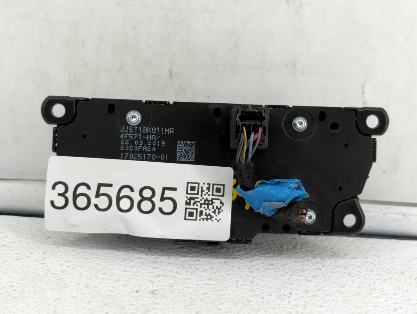 2017-2019 Ford Escape Am Fm Cd Player Radio Receiver - Oemusedautoparts1.com