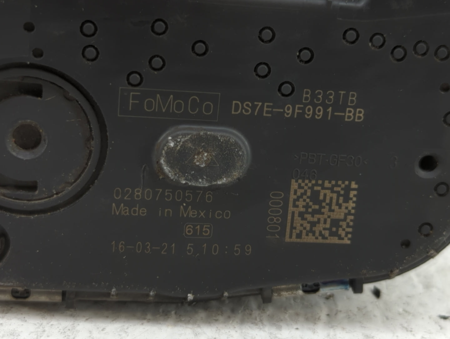 2017-2019 Ford Escape Throttle Body P/N:0 280 750 566 DS7E-9F991-BB Fits Fits 2014 2015 2016 2017 2018 2019 OEM Used Auto Pa