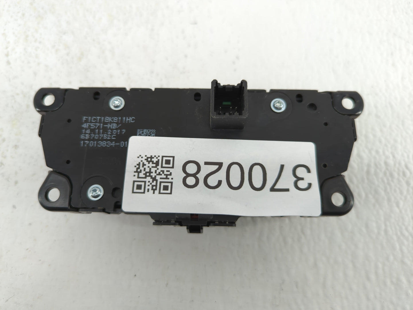 2017-2019 Ford Escape Radio AM FM Cd Player Receiver Replacement P/N:F1CT18K811HC JJ5T-18K811-HA Fits Fits 2017 2018 2019 OE