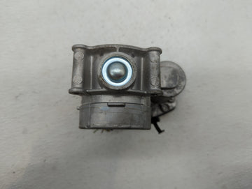 2013-2019 Ford Escape Throttle Body P/N:DS7E-9F991-AK DS7E-9F991-AD Fits Fits 2013 2014 2015 2016 2017 2018 2019 2020 OEM Used Auto Parts