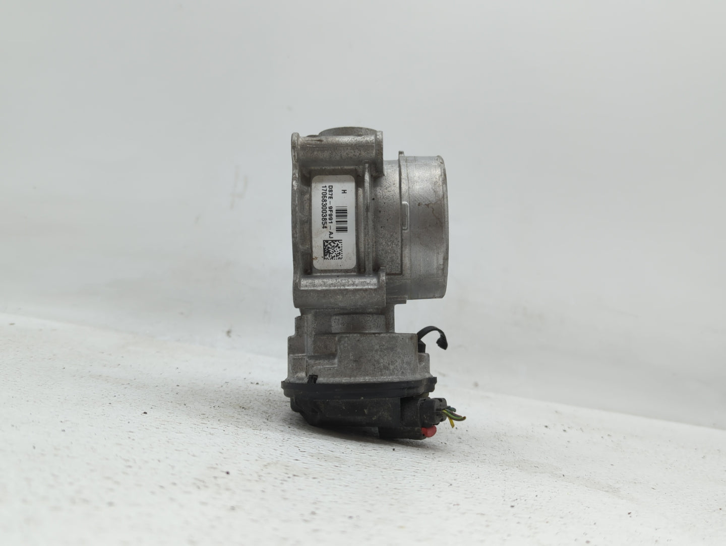 2013-2019 Ford Escape Throttle Body P/N:DS7E-9F991-AK DS7E-9F991-AD Fits Fits 2013 2014 2015 2016 2017 2018 2019 2020 OEM Us