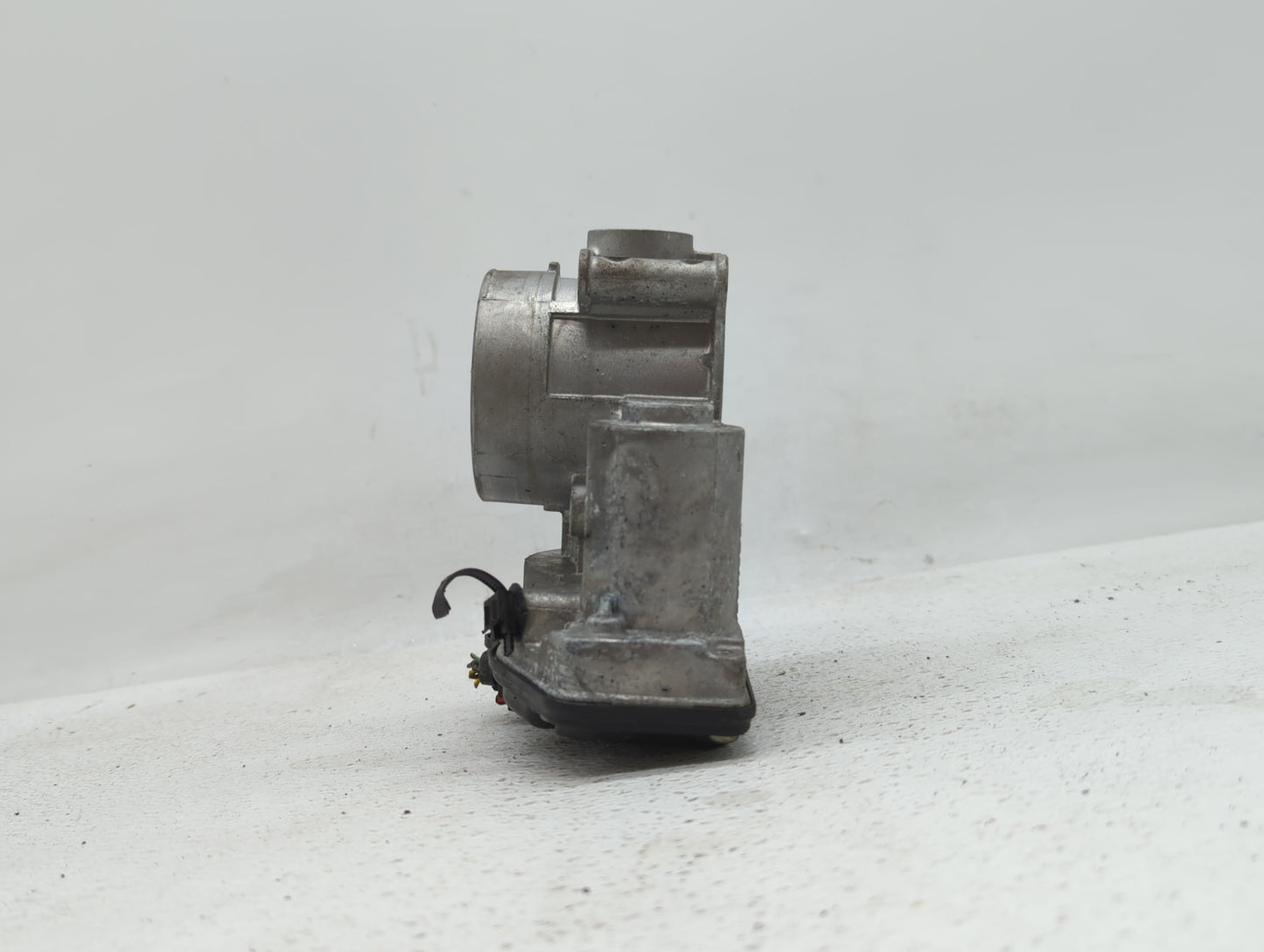 2013-2019 Ford Escape Throttle Body P/N:DS7E-9F991-AK DS7E-9F991-AD Fits Fits 2013 2014 2015 2016 2017 2018 2019 2020 OEM Us