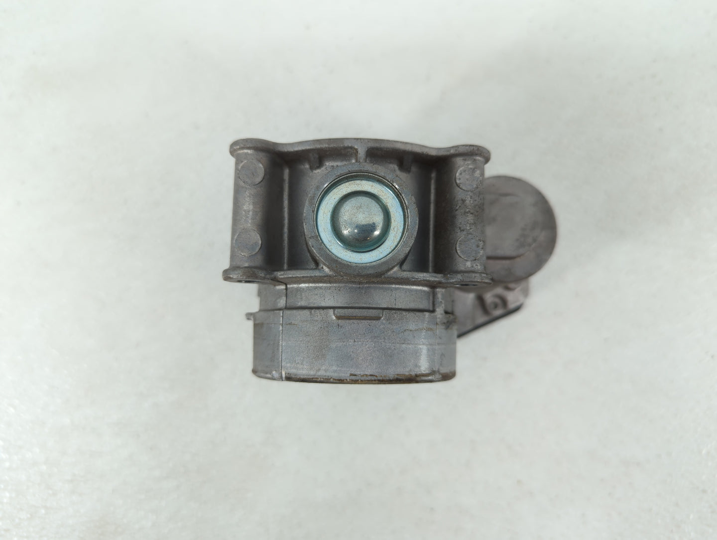 2013-2019 Ford Escape Throttle Body P/N:DS7E-9F991-AK DS7E-9F991-AD Fits Fits 2013 2014 2015 2016 2017 2018 2019 2020 OEM Us