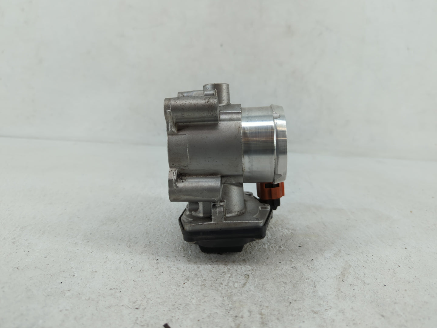 2017-2019 Ford Escape Throttle Body P/N:DS7G-9F991-BB DS7G-9F991-CA Fits Fits 2014 2015 2016 2017 2018 2019 OEM Used Auto Pa