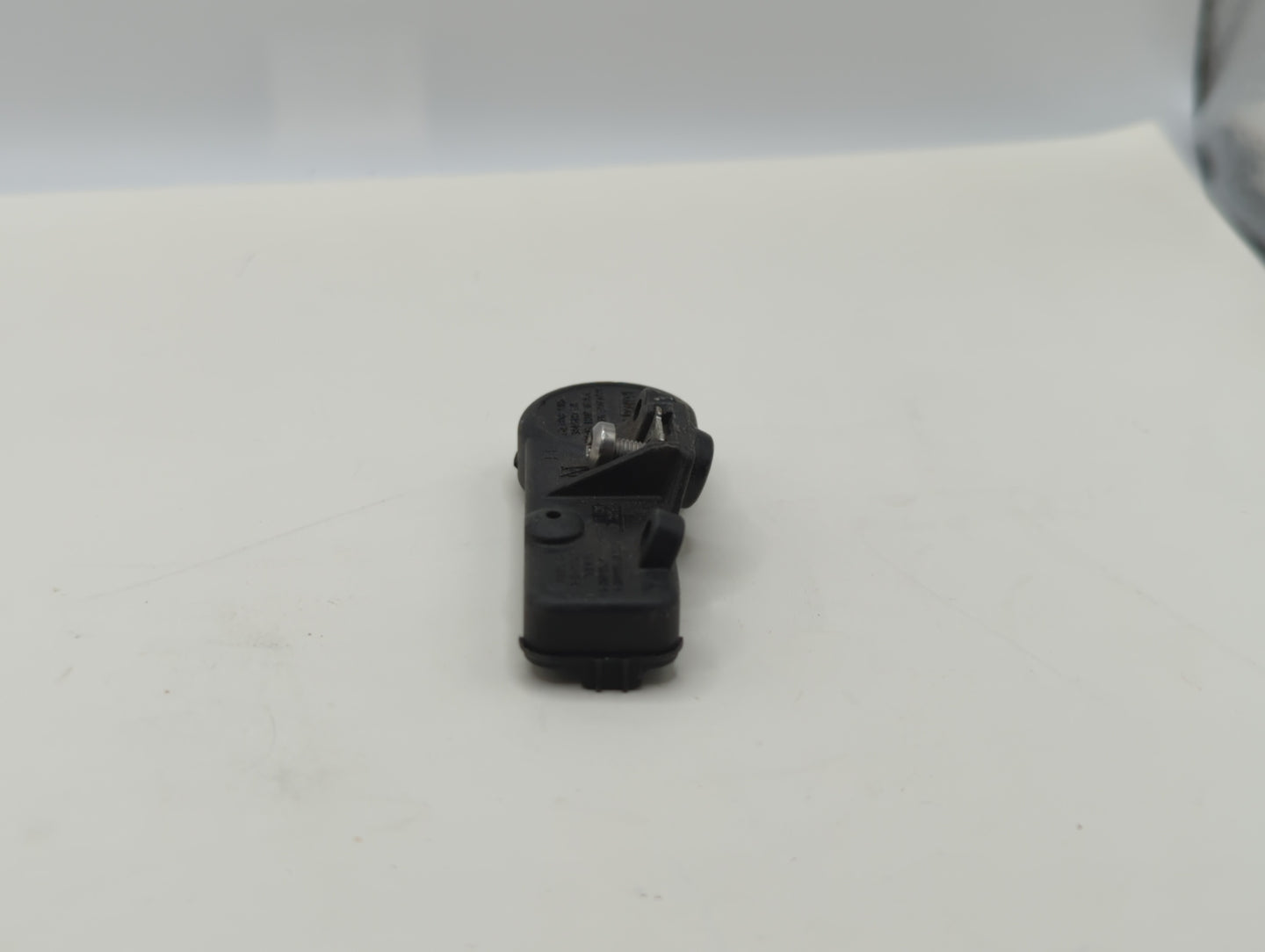 2017 Ford Escape Tire Pressure Monitoring System Sensor Tpms 411181 - Oemusedautoparts1.com