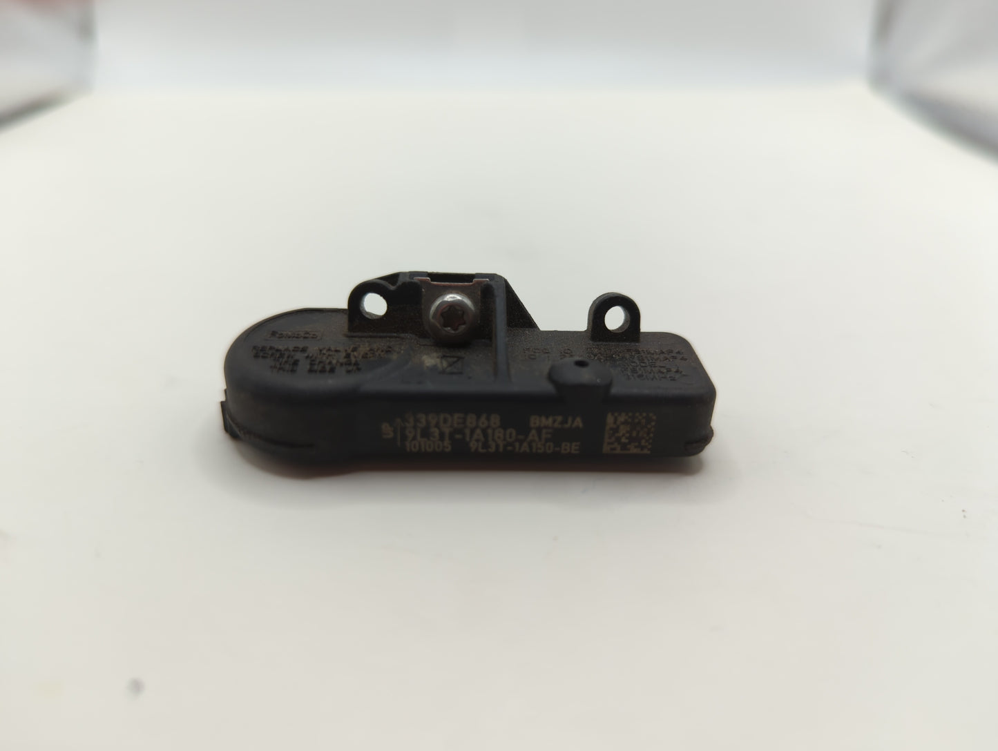 2017 Ford Escape Tire Pressure Monitoring System Sensor Tpms - Oemusedautoparts1.com