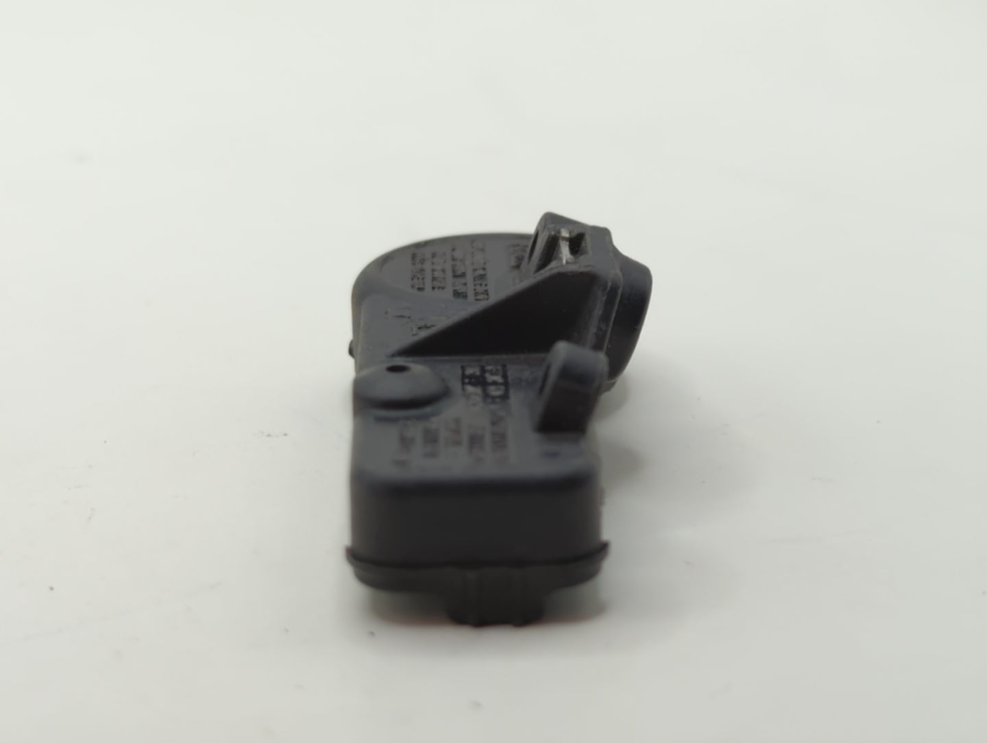 2017 Ford Escape Tire Pressure Monitoring System Sensor Tpms - Oemusedautoparts1.com