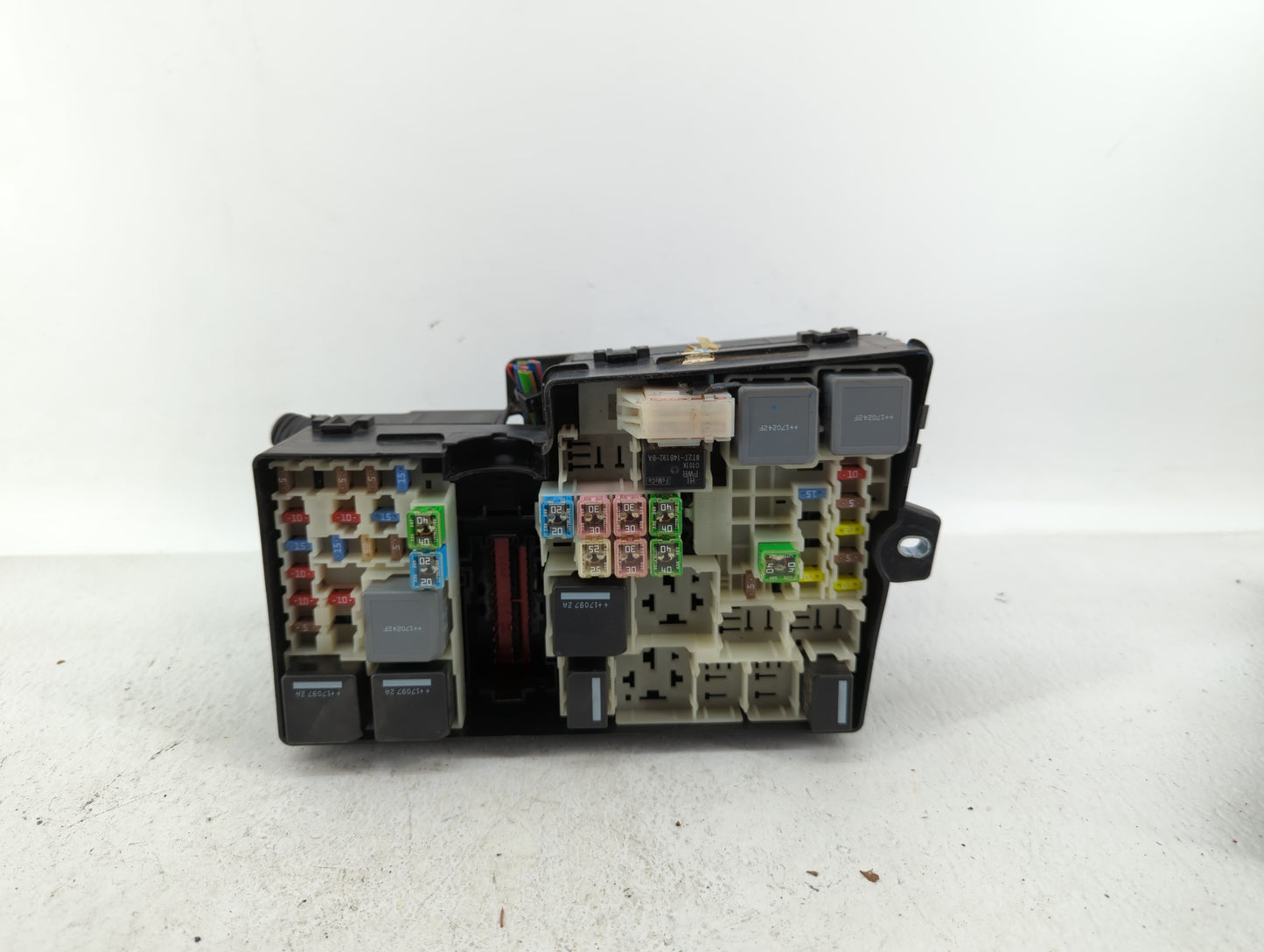 2013-2016 Ford Escape Fusebox Fuse Box Panel Relay Module P/N:AV6T-14A142-AB AV6T-14A067-AD Fits Fits 2013 2014 2015 2016 OE
