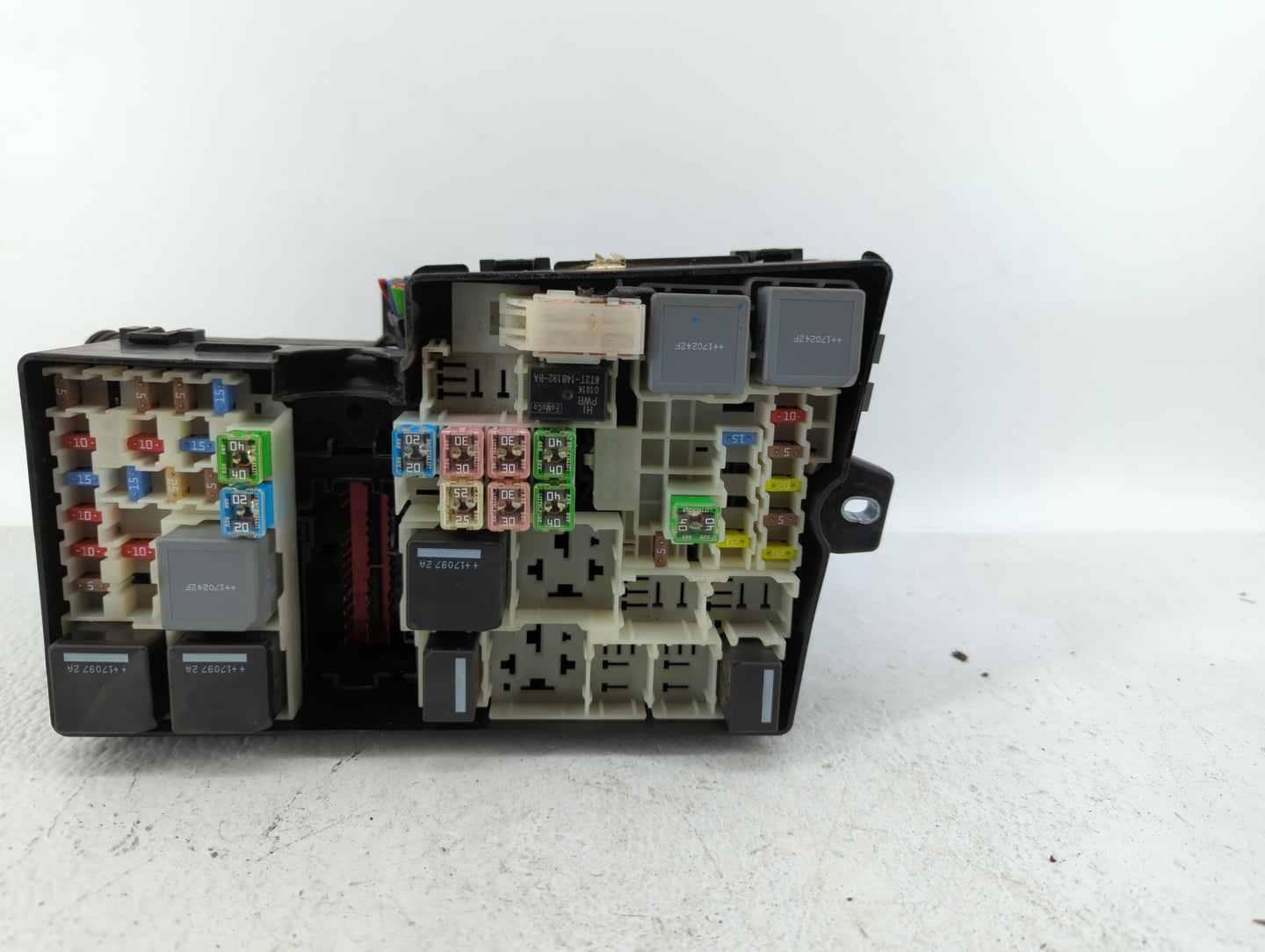 2013-2016 Ford Escape Fusebox Fuse Box Panel Relay Module P/N:AV6T-14A142-AB AV6T-14A067-AD Fits Fits 2013 2014 2015 2016 OE