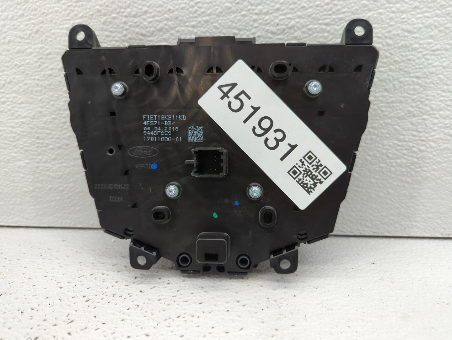 2017-2019 Ford Escape Radio Control Panel - Oemusedautoparts1.com