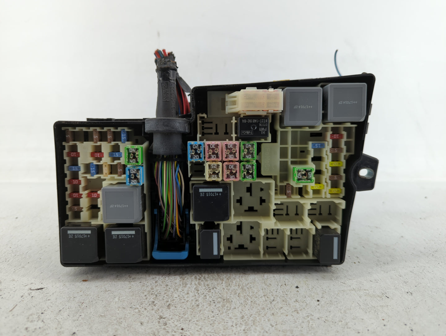 2017 Ford Escape Fusebox Fuse Box Panel Relay Module P/N:AV6T-14A067-AD AV6T-14A142-AB Fits OEM Used Auto Parts - Oemusedaut