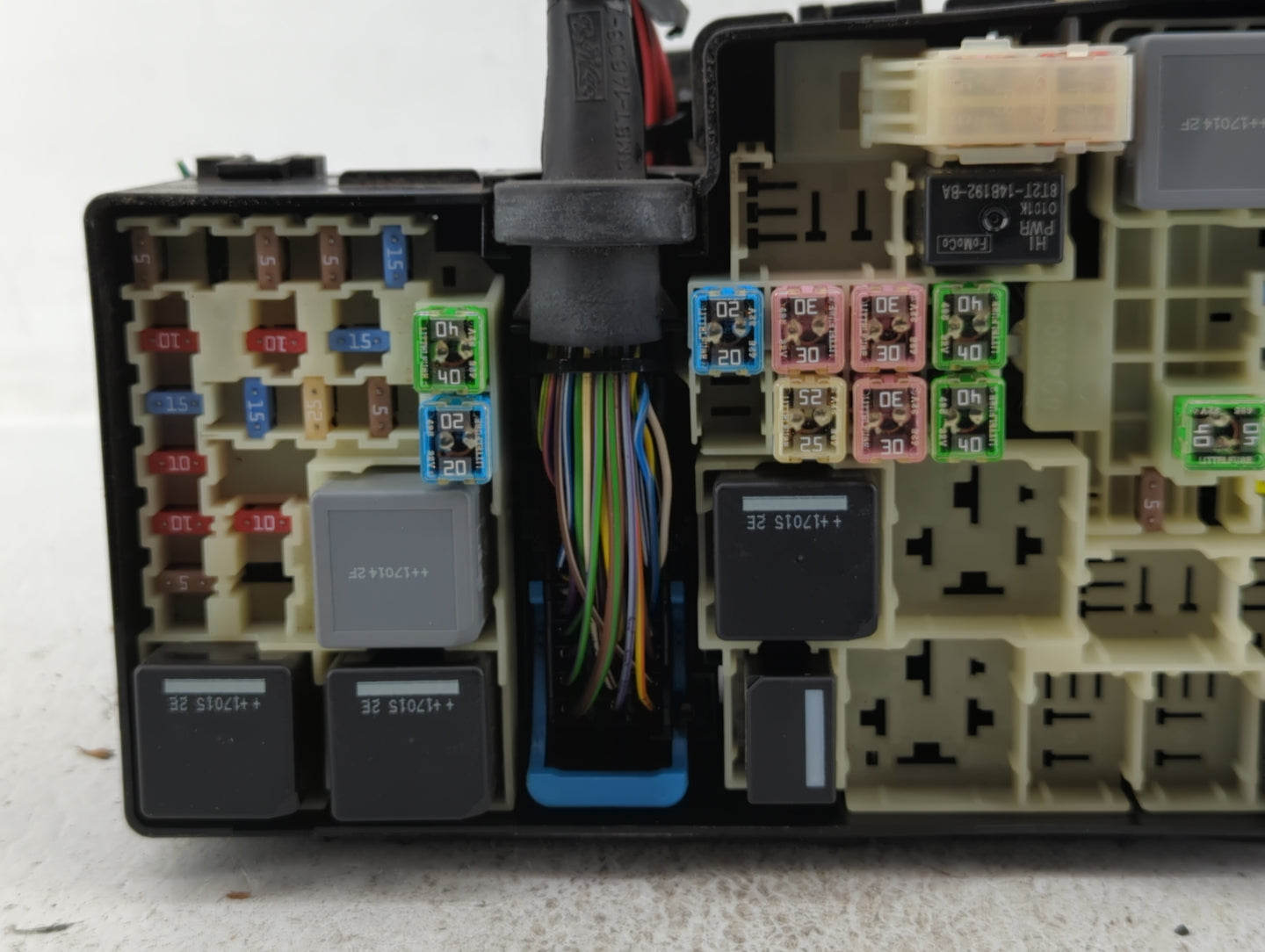 2017 Ford Escape Fusebox Fuse Box Panel Relay Module P/N:AV6T-14A067-AD AV6T-14A142-AB Fits OEM Used Auto Parts - Oemusedaut