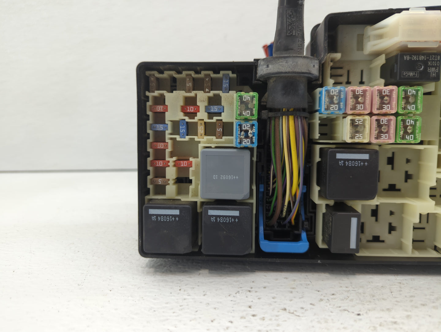 2017 Ford Escape Fusebox Fuse Box Panel Relay Module P/N:AV6T-14A067-AD AV6T-14A142-AB Fits OEM Used Auto Parts - Oemusedaut