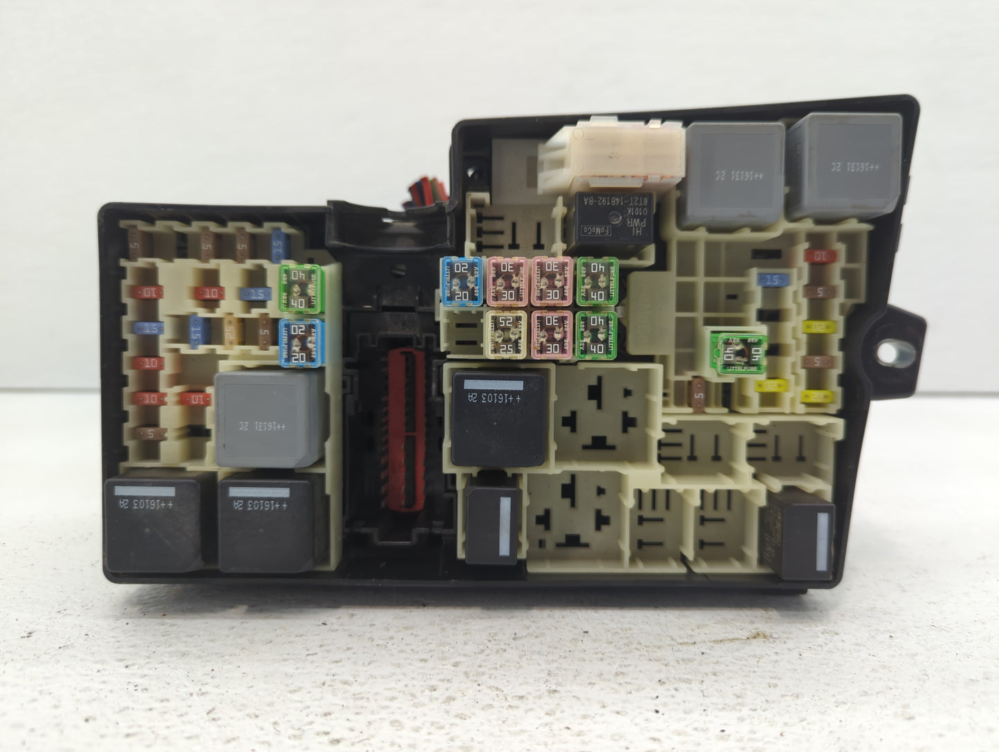 2017 Ford Escape Fusebox Fuse Box Panel Relay Module P/N:AV6T-14A067-AD AV6T-14A142-AB Fits OEM Used Auto Parts - Oemusedaut