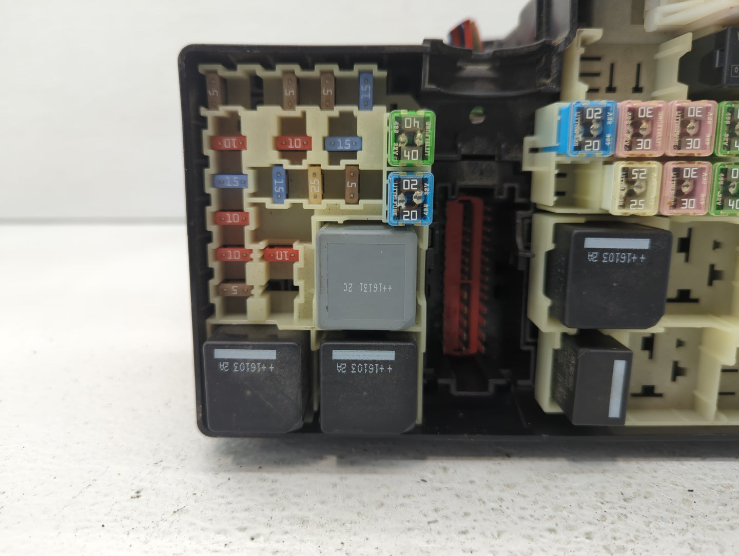 2017 Ford Escape Fusebox Fuse Box Panel Relay Module P/N:AV6T-14A067-AD AV6T-14A142-AB Fits OEM Used Auto Parts - Oemusedaut