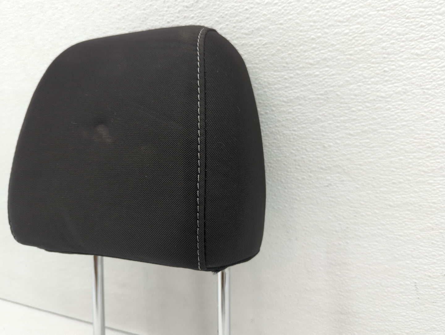 2016-2019 Ford Escape Headrest Head Rest Front Driver Passenger Seat - Oemusedautoparts1.com