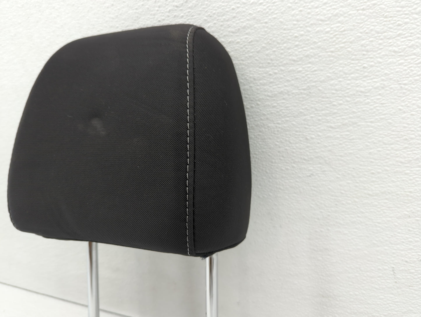 2016-2019 Ford Escape Headrest Head Rest Front Driver Passenger Seat - Oemusedautoparts1.com