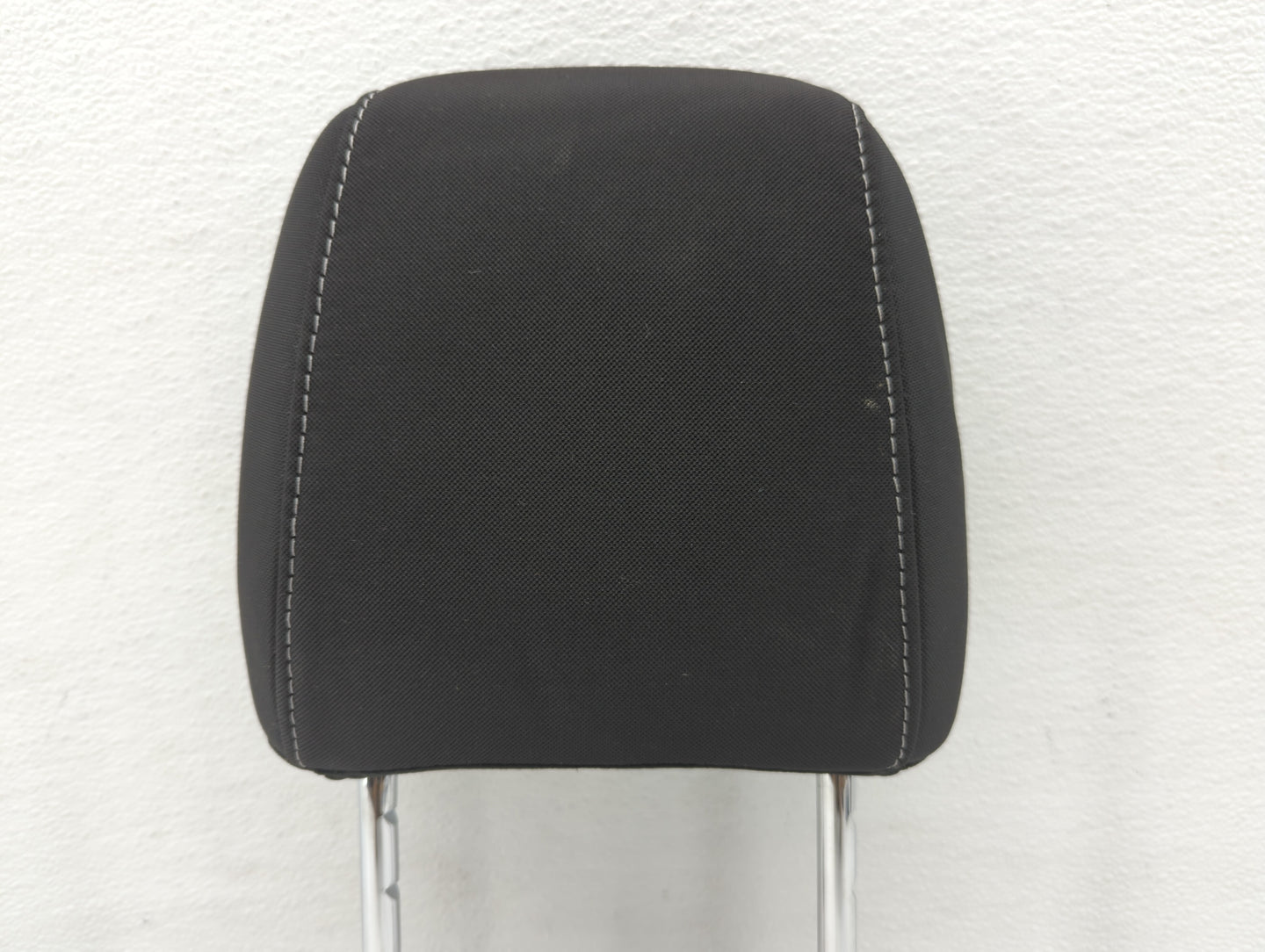 2016-2019 Ford Escape Headrest Head Rest Front Driver Passenger Seat - Oemusedautoparts1.com