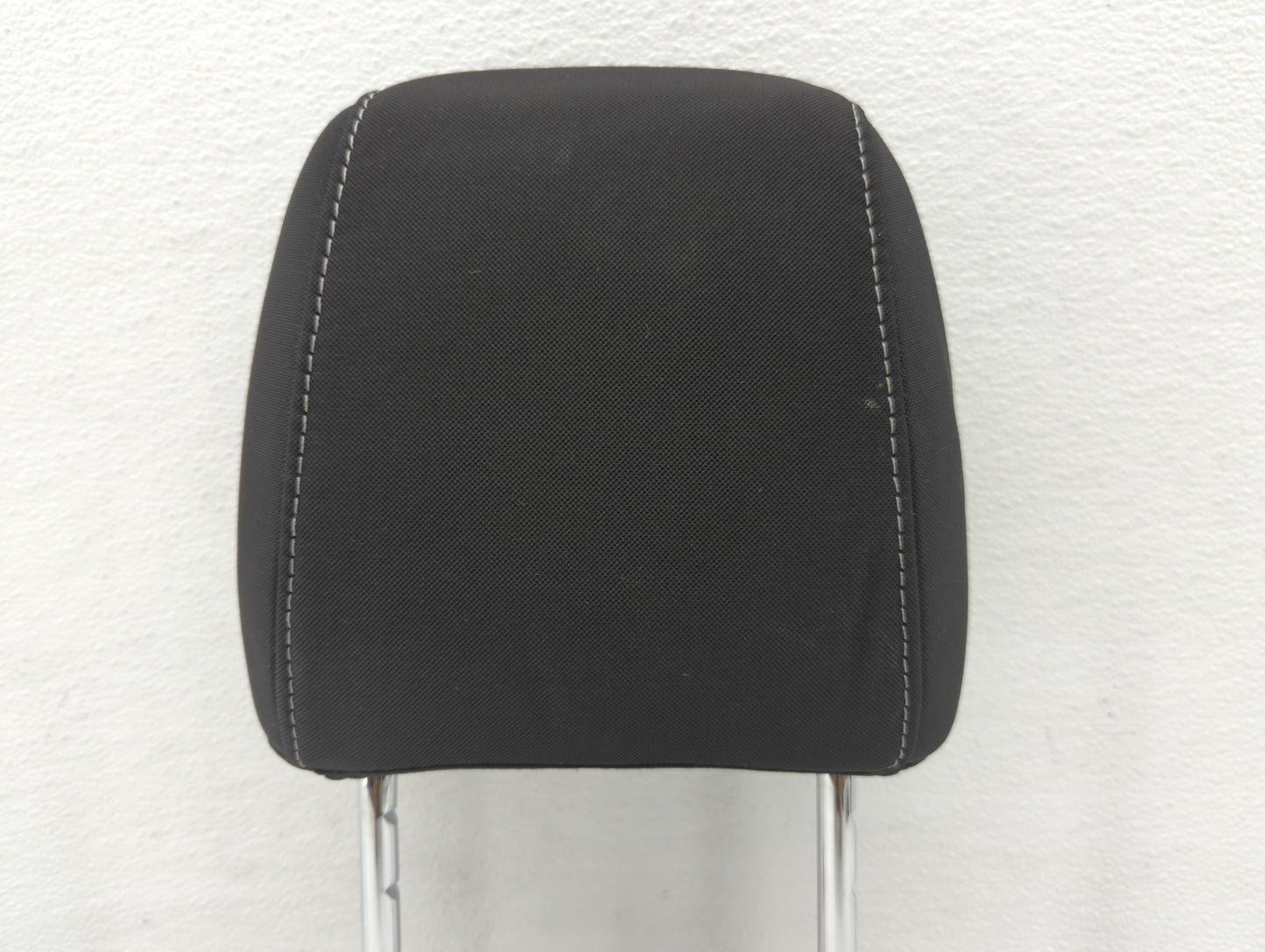 2016-2019 Ford Escape Headrest Head Rest Front Driver Passenger Seat - Oemusedautoparts1.com