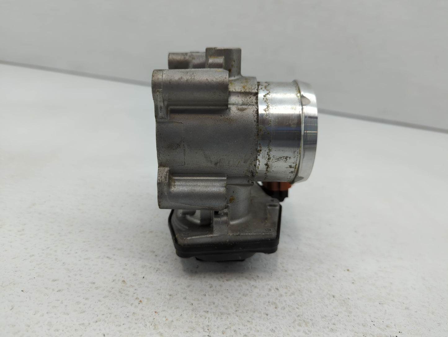 2017-2019 Ford Escape Throttle Body P/N:DS7G-9F991-BB Fits Fits 2014 2015 2016 2017 2018 2019 2020 OEM Used Auto Parts - Oem